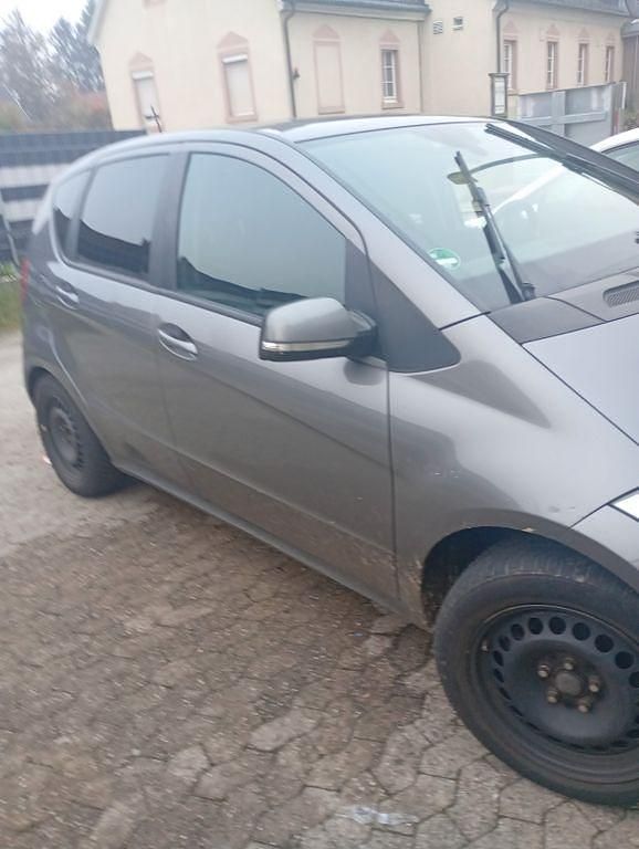 Schwarz Gebraucht 2009 Mercedes A180 Van / Kleinbus | 600 € (Guter Preis) - Bild 1/4