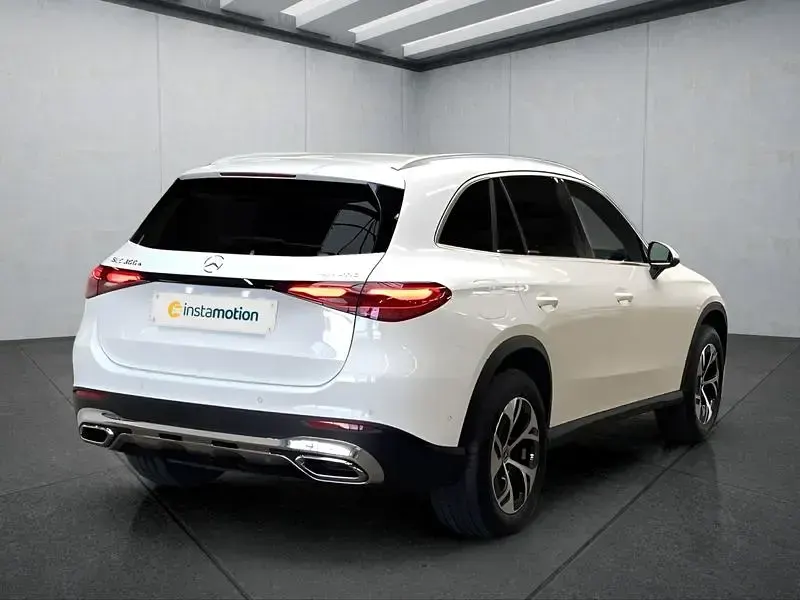 Gebraucht Mercedes GLC300e 313 PS (230 kW) 2024 Weiß SUV