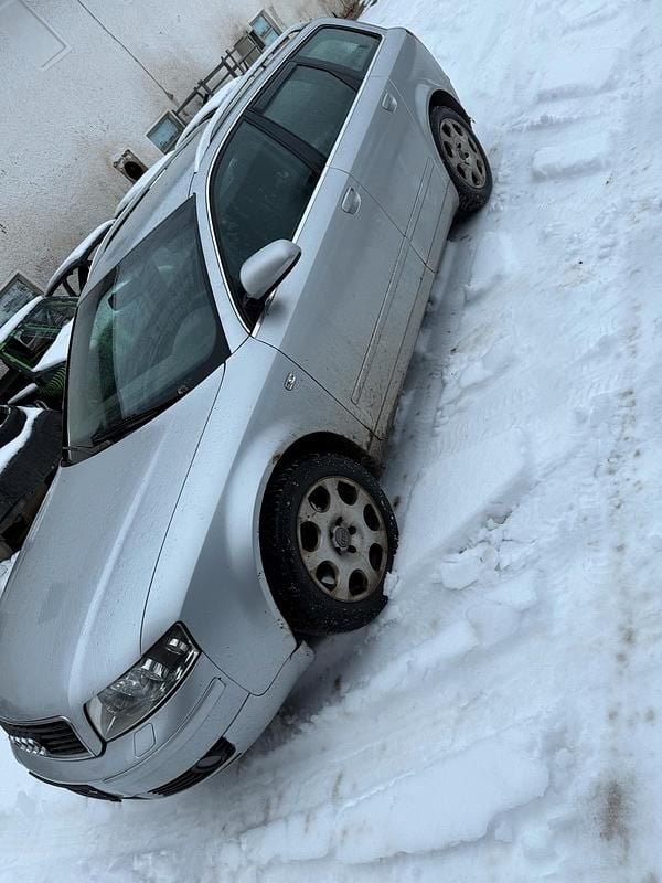 Gebraucht Audi A4 180 PS (132 kW) 2002 Silber Kombi