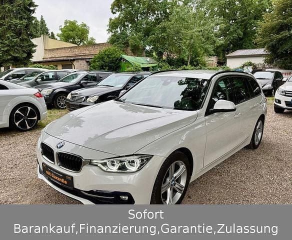 Weiss Gebraucht 2019 BMW 318 Sport Line Limousine | 14.999 € (Superpreis) - Bild 1/4