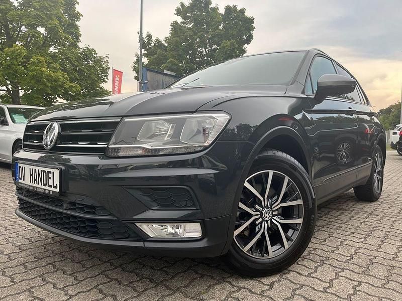 Grau Gebraucht 2017 VW Tiguan Trendline SUV | 18.999 € (Fairer Preis) - Bild 1/4