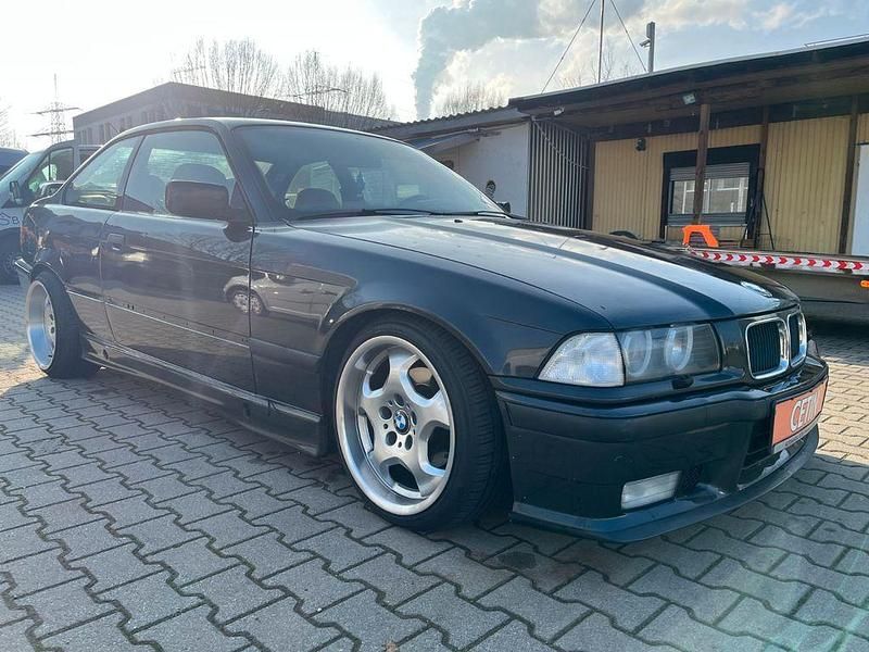 Schwarz Gebraucht 1993 BMW 325 Coupé | 7.490 € - Bild 1/4