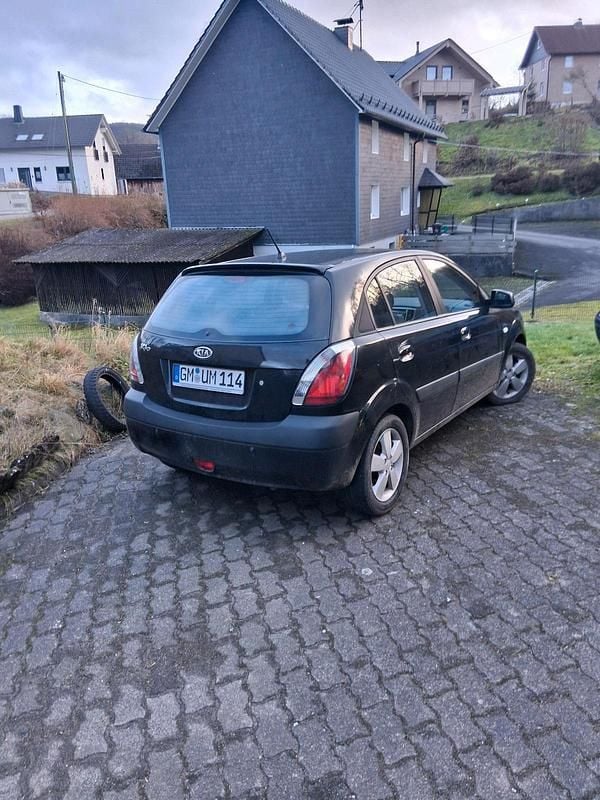 Gebraucht Kia Rio 96 PS (70 kW) 2008 Schwarz Kleinwagen