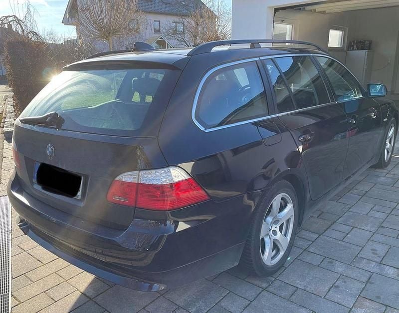 Gebraucht BMW 525 197 PS (144 kW) 2008 Schwarz Kombi