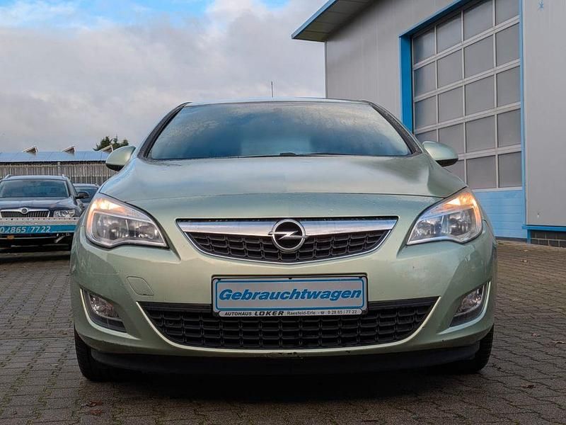 Gebraucht Opel Astra Design Edition 110 PS (80 kW) 2012 Limousine