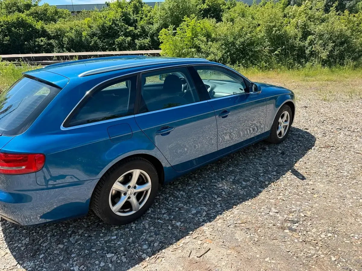 Gebraucht Audi A4 160 PS (117 kW) 2009 Blau Kombi