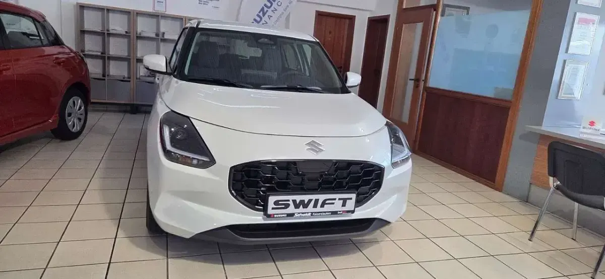 Neu Suzuki Swift Comfort+ 83 PS (61 kW) 2025 Caravan ivory Kleinwagen