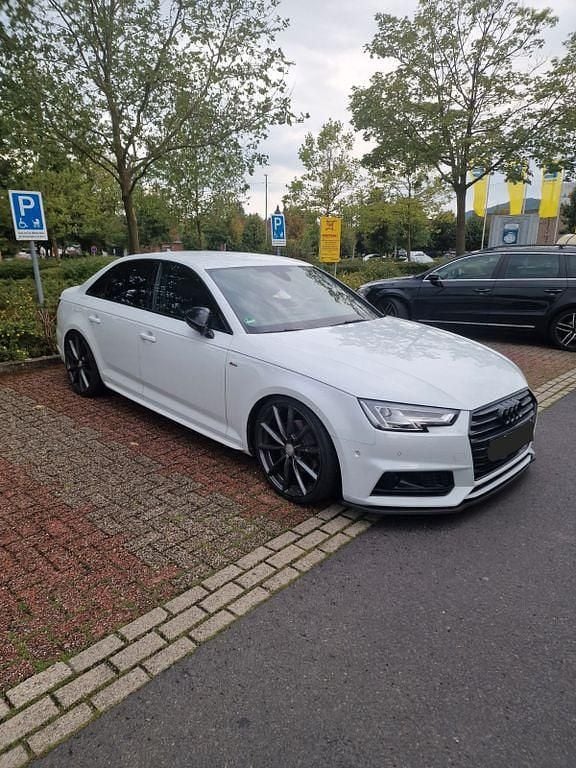 Gebraucht Audi A4 Sport 190 PS (139 kW) 2018 Weiß Limousine