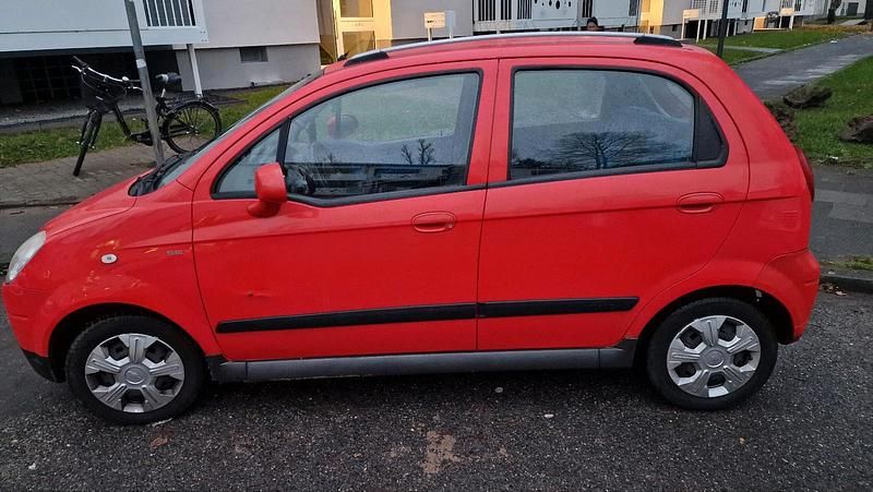 Gebraucht Chevrolet Matiz 60 PS (44 kW) 2008 Rot Kleinwagen