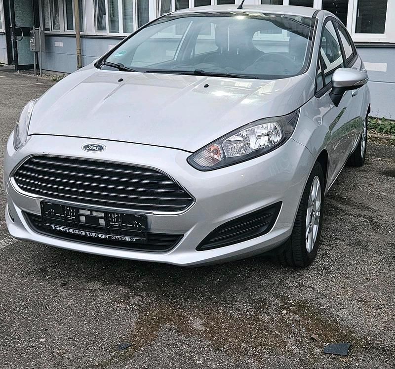 Silber Gebraucht 2014 Ford Fiesta SYNC Edition Kleinwagen | 6.000 € (Guter Preis) - Bild 1/4