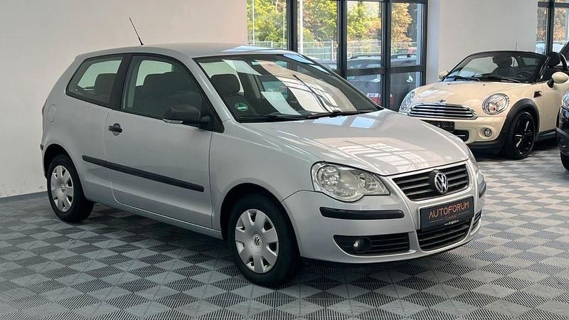 Silber Gebraucht 2005 VW Polo Trendline Kleinwagen | 4.999 € (Teuer) - Bild 1/4
