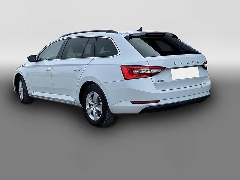 Gebraucht Skoda Superb Ambition 150 PS (110 kW) 2021 Weiß Kombi