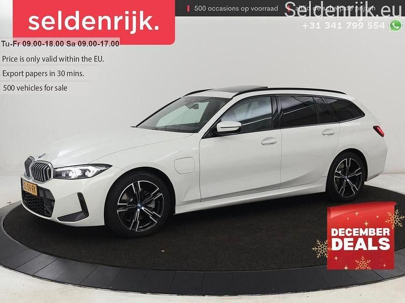 Weiß Gebraucht 2023 BMW 320e M Sport Limousine | 33.901 € - Bild 1/4