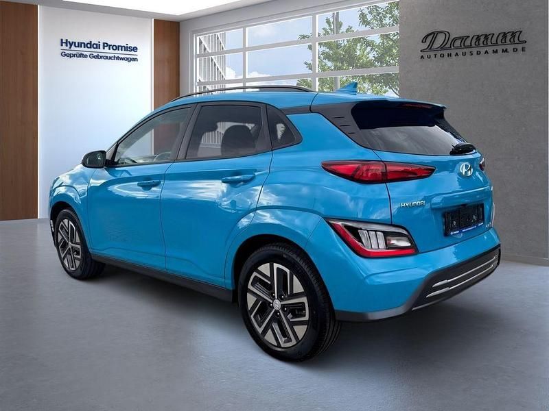 Gebraucht Hyundai Kona Trend 100 kW (136 PS) 2022 Blau SUV