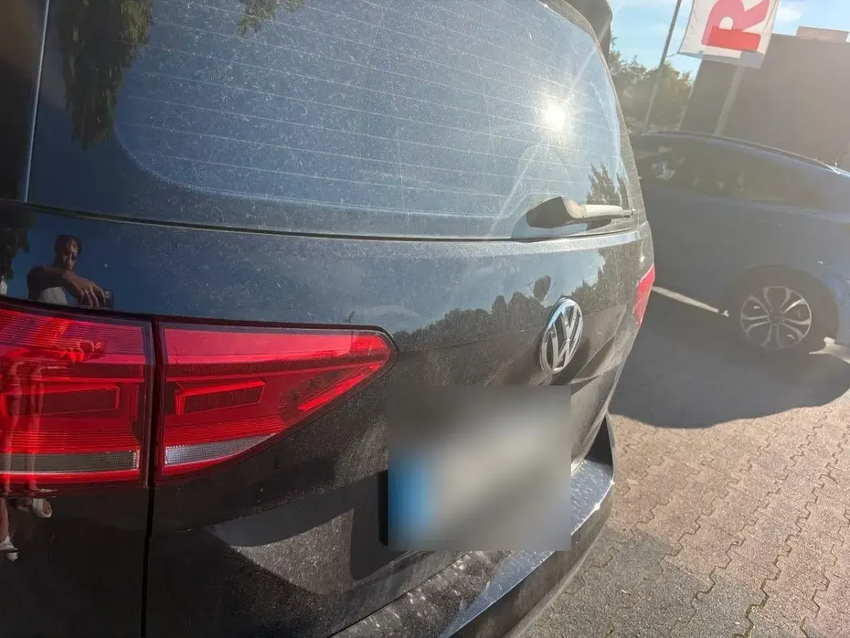 Gebraucht VW Touran 150 PS (110 kW) 2016 Schwarz Van / Kleinbus