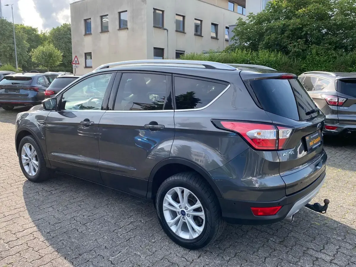 Używany Ford Kuga Titanium 150 KM (110 kW) 2018 Szary SUV