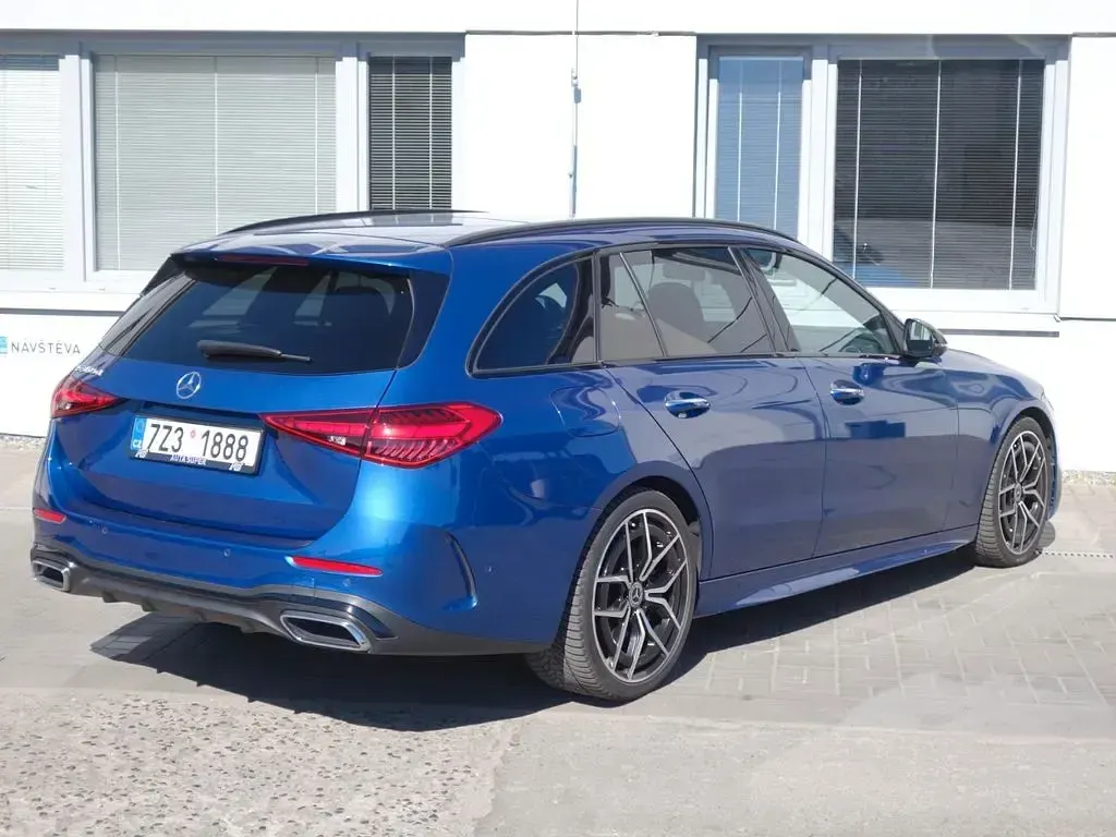Gebraucht Mercedes 300 AMG line 265 PS (194 kW) 2022 Blau Limousine