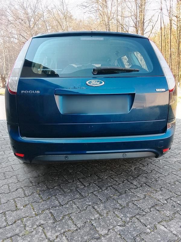 Gebraucht Ford Focus 109 PS (80 kW) 2011 Blau Kombi