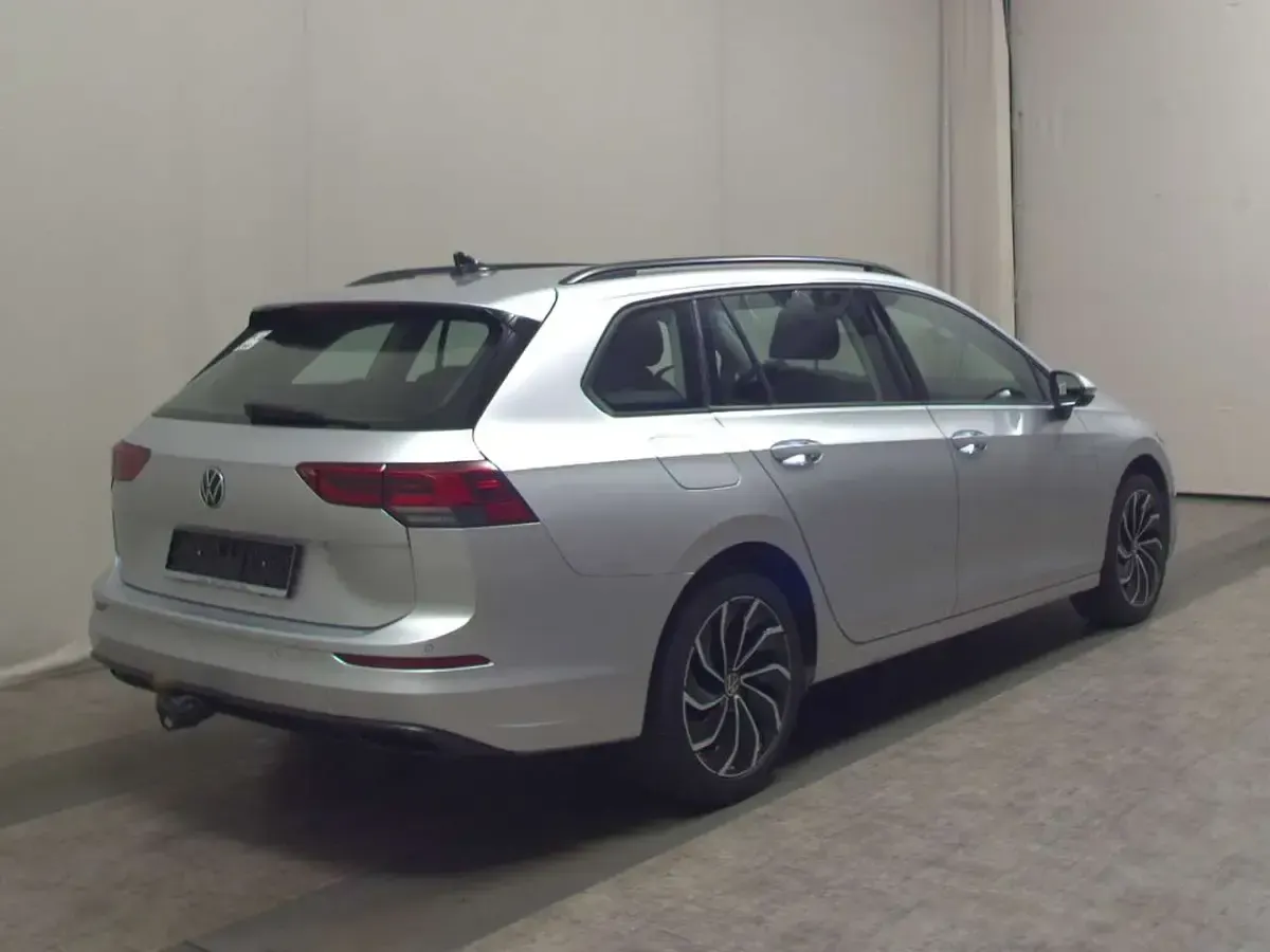 Gebraucht VW Golf VII Life 150 PS (110 kW) 2021 Silber Kleinwagen