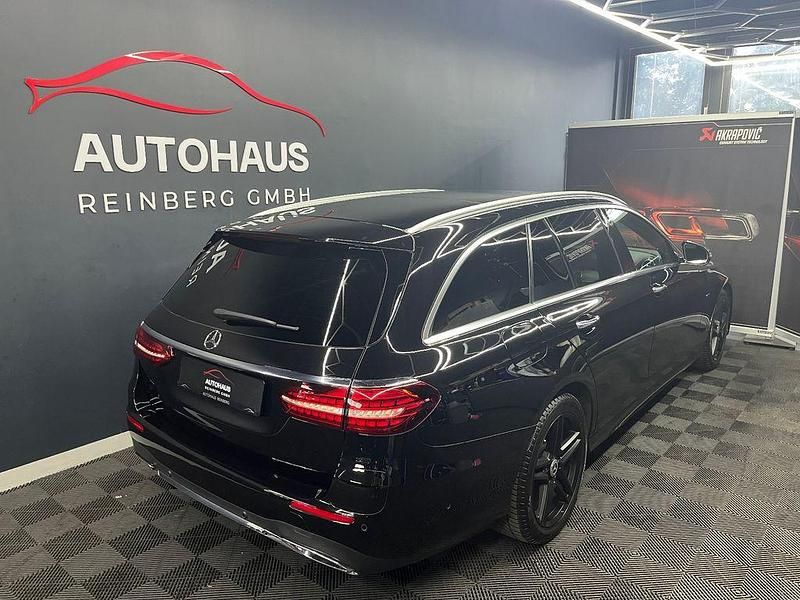Gebraucht Mercedes E300 AMG 194 PS (142 kW) 2020 Schwarz Limousine