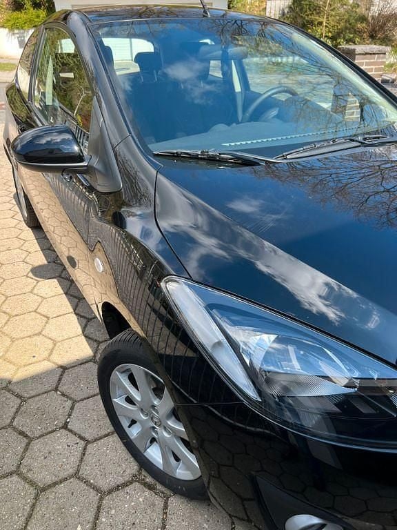 Second-hand Mazda 2 75 CP (55 kW) 2011 Negru Hatchback