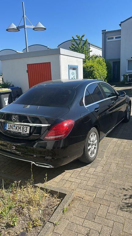 Schwarz Gebraucht 2017 Mercedes C250 Avantgarde Limousine | 22.999 € (Teuer) - Bild 1/4