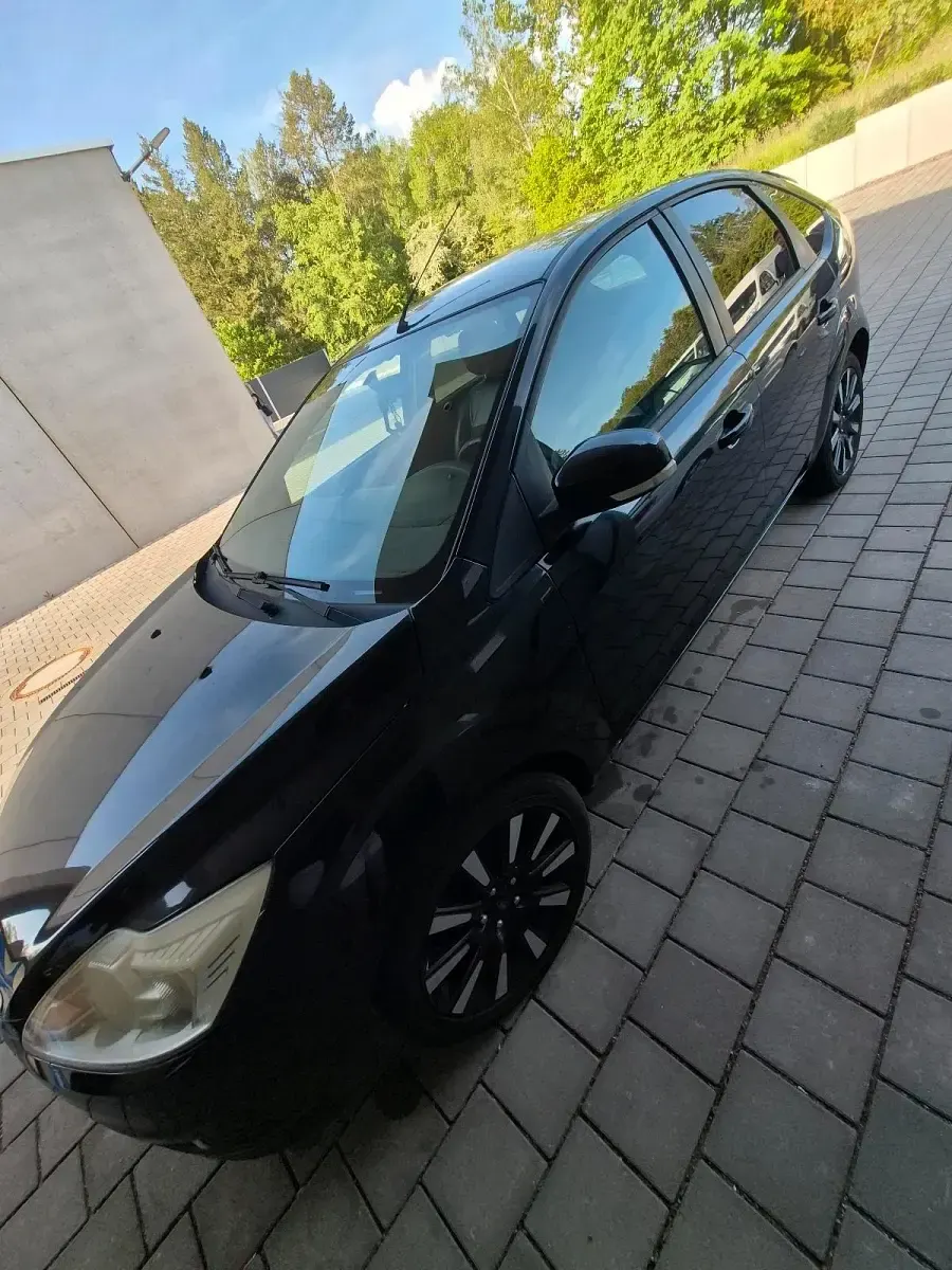 Second-hand Ford Focus Sport 102 CP (75 kW) 2009 Negru Hatchback