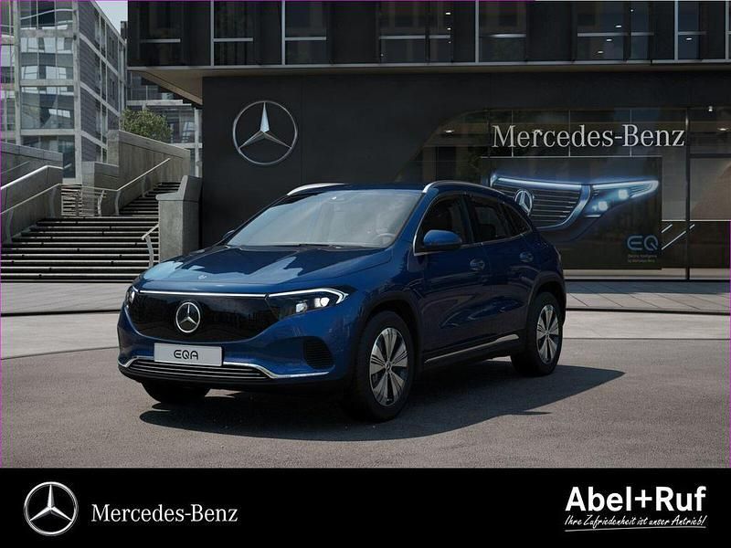 Lack spektralblau (metallic) Gebraucht 2024 Mercedes EQA300 Progressive SUV | 33.879 € (Fairer Preis) - Bild 1/4