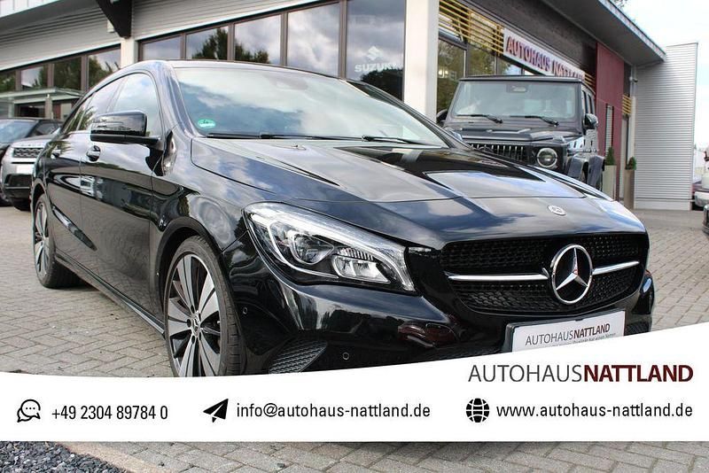 Schwarz Gebraucht 2017 Mercedes CLA180 Shooting Brake Kombi | 18.750 € (Fairer Preis) - Bild 1/4