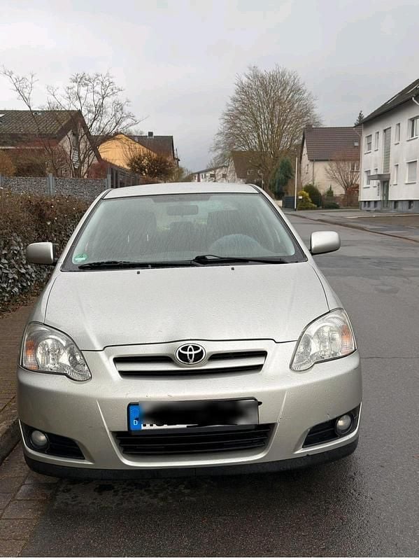 Grau Gebraucht 2006 Toyota Corolla Limousine | 5.000 € (Etwas zu teuer) - Bild 1/4