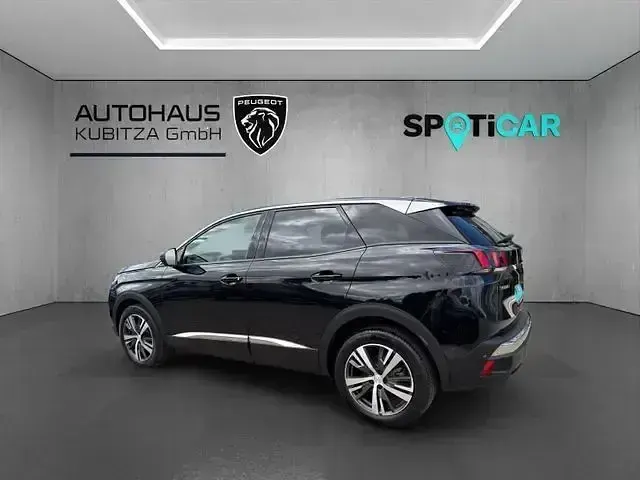 Gebraucht Peugeot 3008 Allure 131 PS (96 kW) 2023 Perla nera schwarz (metallic) SUV