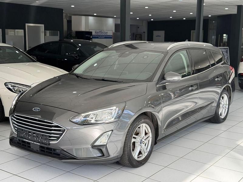 Grau Gebraucht 2019 Ford Focus Limousine | 11.290 € (Guter Preis) - Bild 1/4