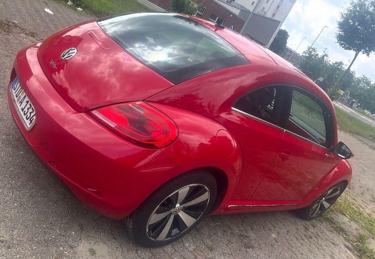 Gebraucht VW Beetle Design 105 PS (77 kW) 2014 Rot Kleinwagen