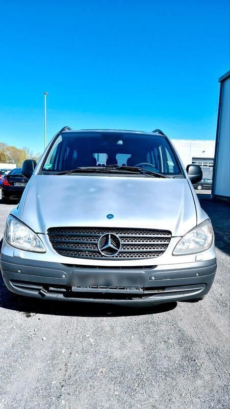 Silber Gebraucht 2004 Mercedes Vito Van / Kleinbus | 3.600 € - Bild 1/4