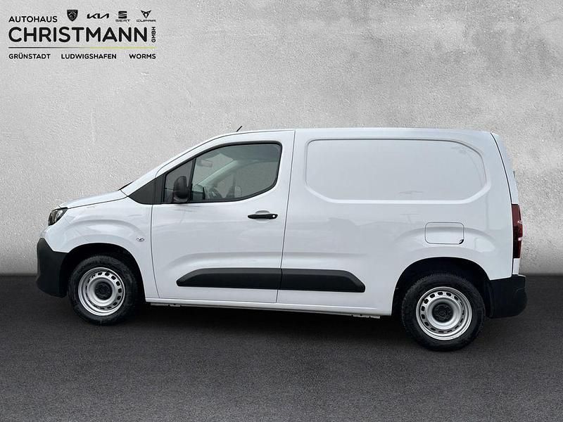 Gebraucht Peugeot Partner 102 PS (75 kW) 2025 Lackierung weiss icy/typ ausse Van / Kleinbus
