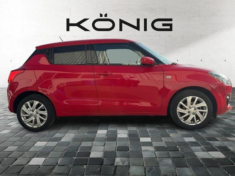 Gebraucht Suzuki Swift 83 PS (61 kW) 2023 Rot Kleinwagen