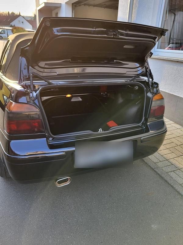 Gebraucht VW Golf Cabriolet Conceptline 116 PS (85 kW) 2001 Schwarz Cabrio
