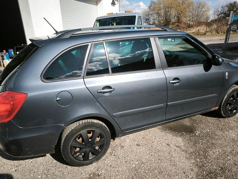 Gebraucht Skoda Fabia Ambition 86 PS (63 kW) 2012 Grau Kombi