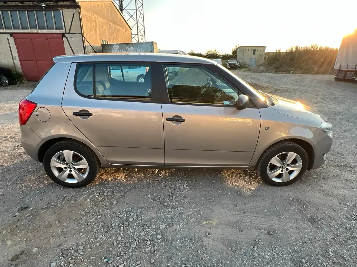 Gebraucht Skoda Fabia 60 PS (44 kW) 2014 Gelb Kleinwagen