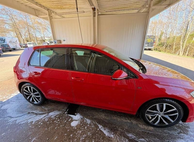 Gebraucht VW Golf VII 150 PS (110 kW) 2018 Rot Kleinwagen