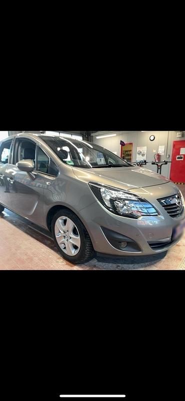 Gebraucht Opel Meriva 100 PS (73 kW) 2011 Braun Van / Kleinbus