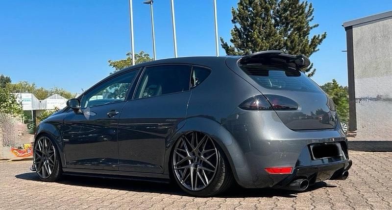 Grau Gebraucht 2006 Seat Leon FR Kleinwagen | 10.500 € - Bild 1/4