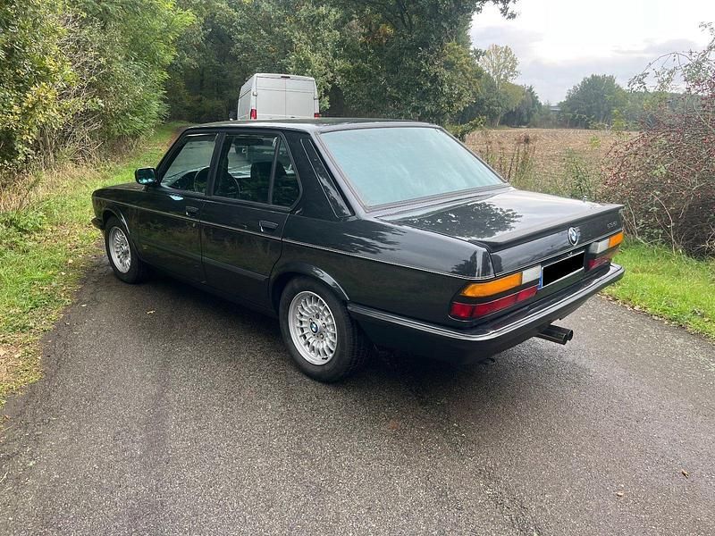 Gebraucht BMW 535 Shadowline 218 PS (160 kW) 1987 Schwarz Limousine