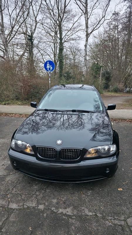 Gebraucht BMW 318 146 PS (107 kW) 2001 Schwarz Limousine