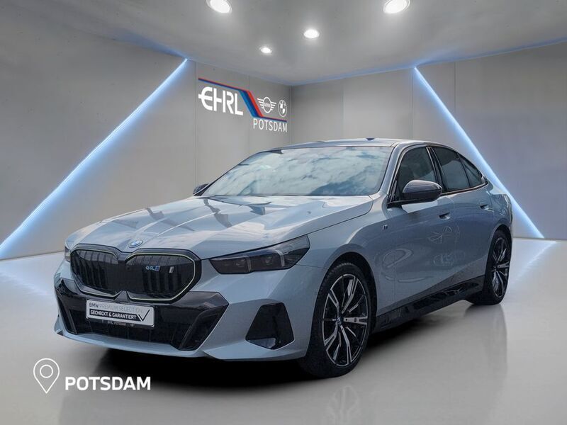 Grau Gebraucht 2024 BMW i5 M Sport Limousine | 68.990 € (Superpreis) - Bild 1/4