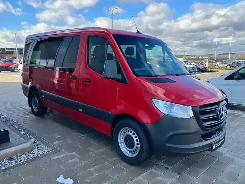 Second-hand Mercedes Sprinter 170 CP (125 kW) 2022 Roșu Van