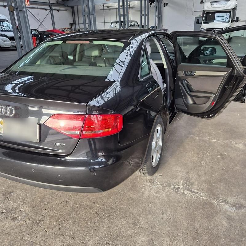 Gebraucht Audi A4 88 PS (64 kW) 2009 Schwarz Limousine