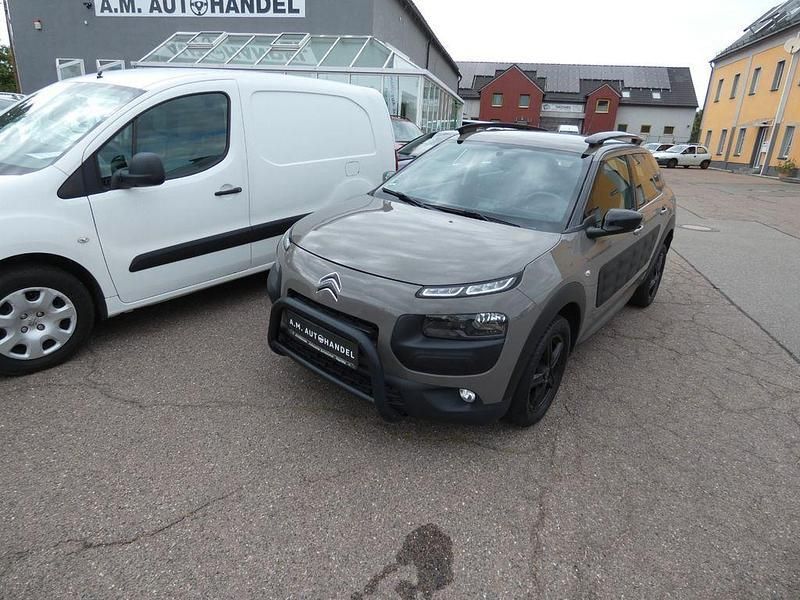 Grau Gebraucht 2015 Citroën C4 Cactus Feel Kleinwagen | 5.800 € (Fairer Preis) - Bild 1/4