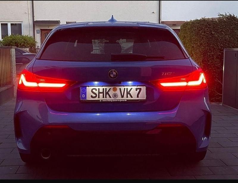 Blau Gebraucht 2020 BMW 118 M Sport Kleinwagen | 22.999 € (Fairer Preis) - Bild 1/4
