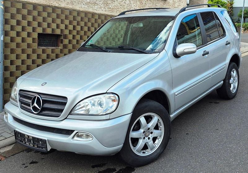 Silber Gebraucht 2001 Mercedes ML320 SUV | 6.490 € (Teuer) - Bild 1/4